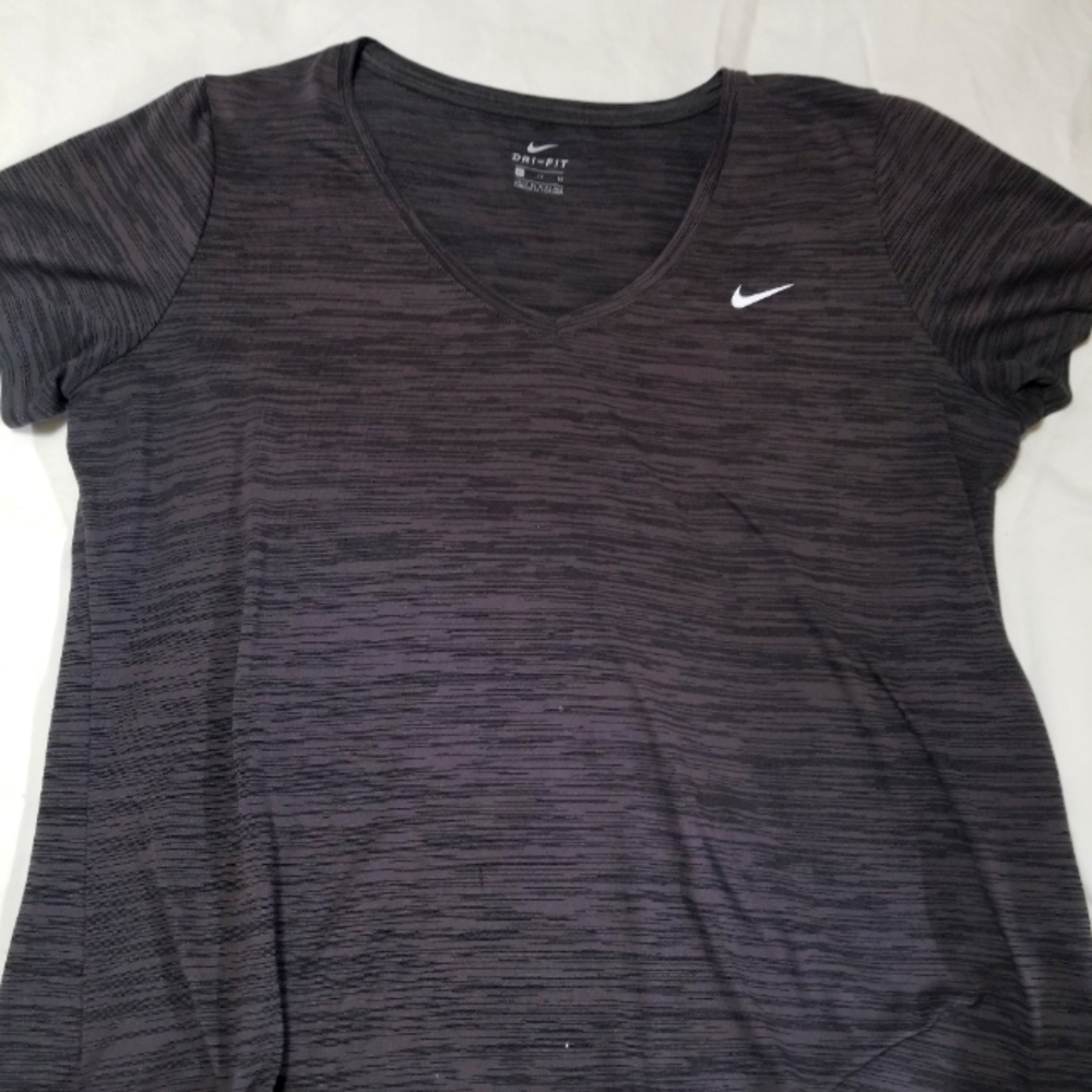 Women's Nike Dry Fit tshirt